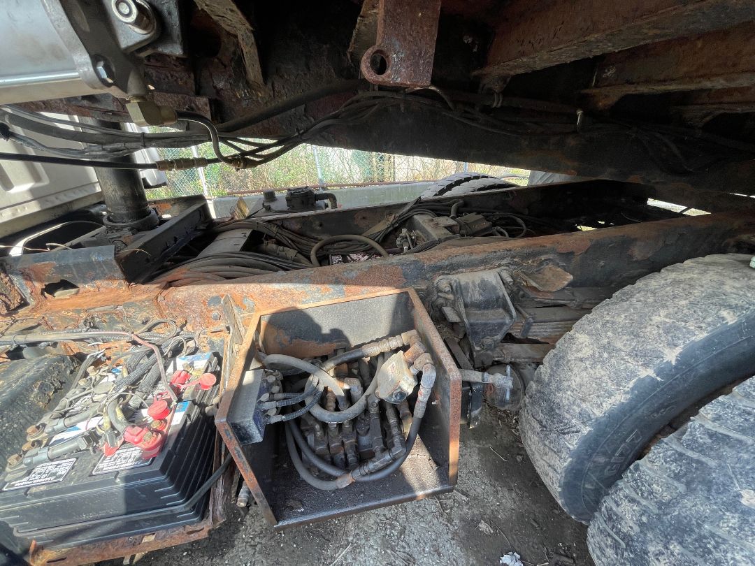 2000 STERLING L-Series Dump Truck - Image 19